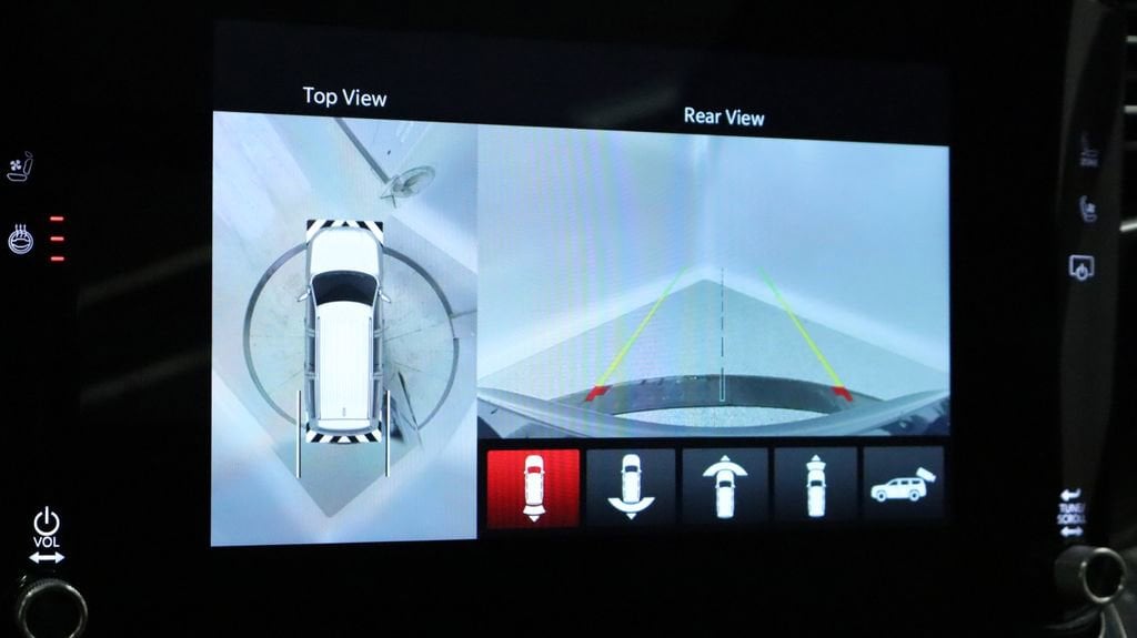 Thumbnail: 2022 Jeep Wagoneer - 49