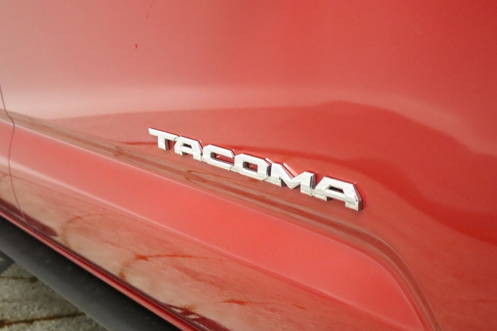 Thumbnail: 2017 Toyota Tacoma - 19