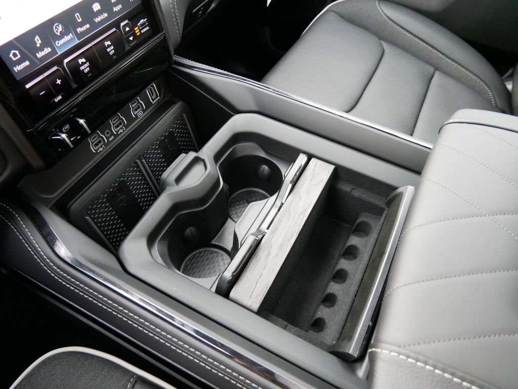 Thumbnail: 2026 RAM 1500 - 48