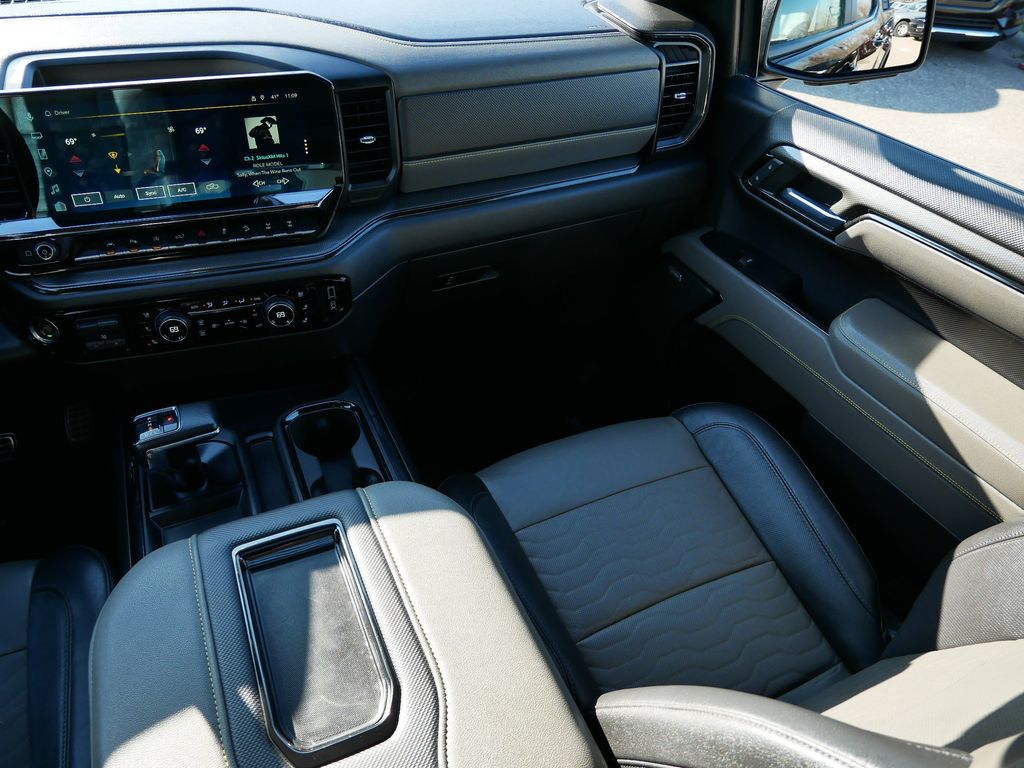 Thumbnail: 2022 Chevrolet Silverado 1500 - 24