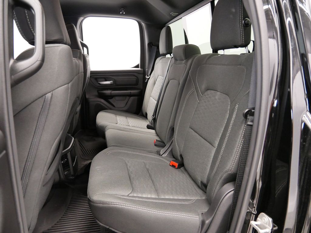 Thumbnail: 2025 RAM 1500 - 9