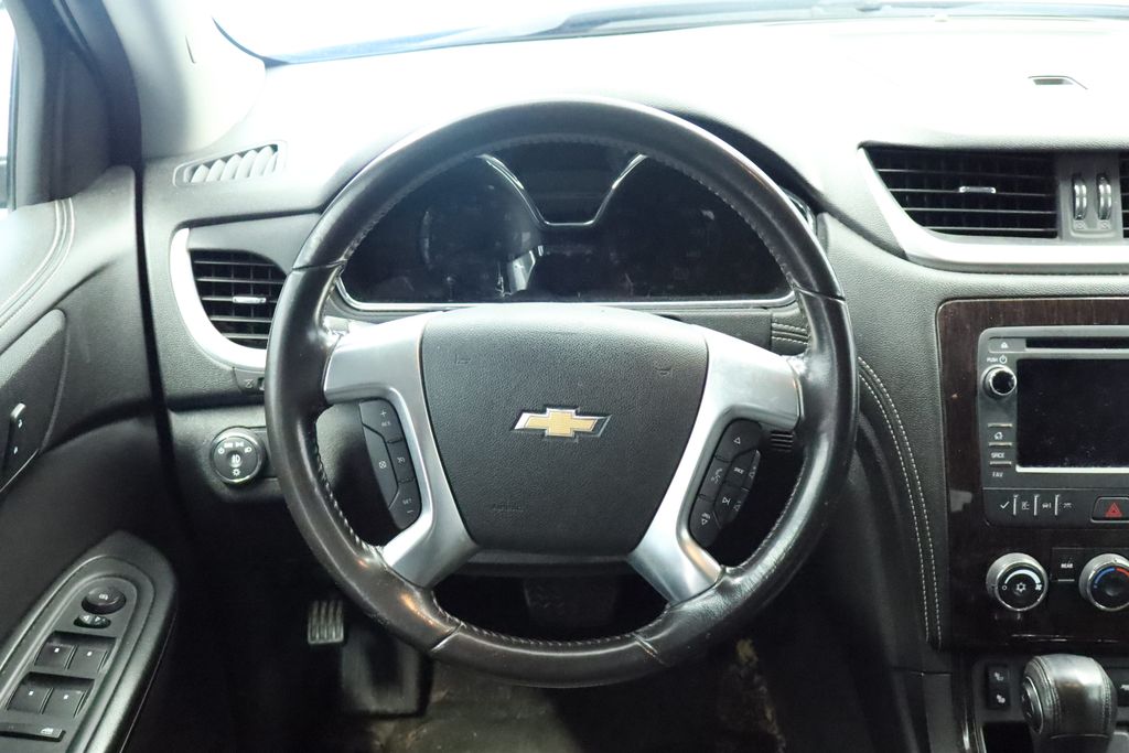 Thumbnail: 2017 Chevrolet Traverse - 22