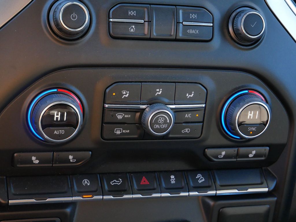 Thumbnail: 2019 Chevrolet Silverado 1500 - 29