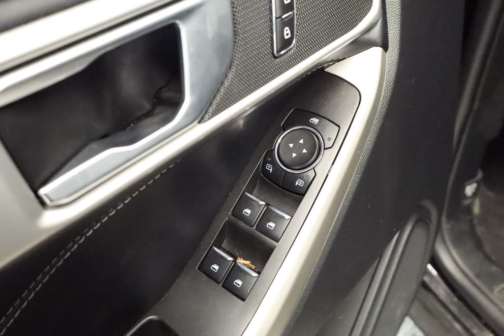 Thumbnail: 2023 Ford Explorer - 31