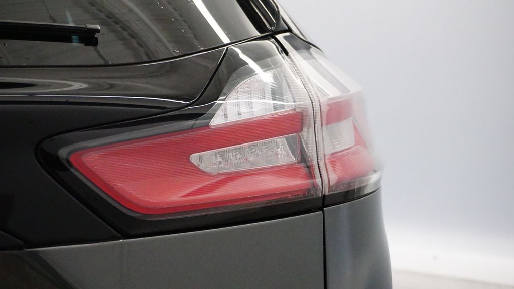 Thumbnail: 2019 Ford Edge - 14