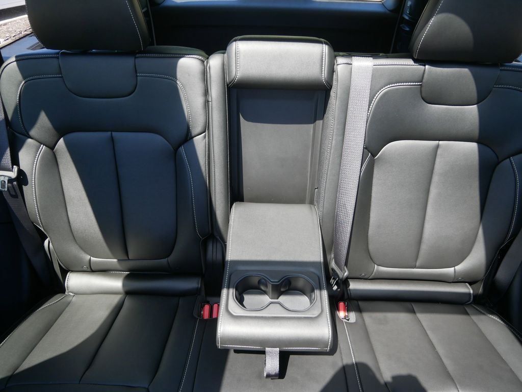 Thumbnail: 2025 Jeep Grand Cherokee - 25