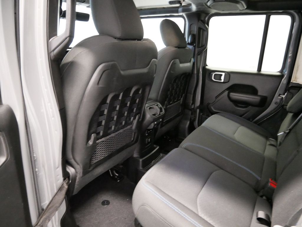 Thumbnail: 2022 Jeep Wrangler - 28