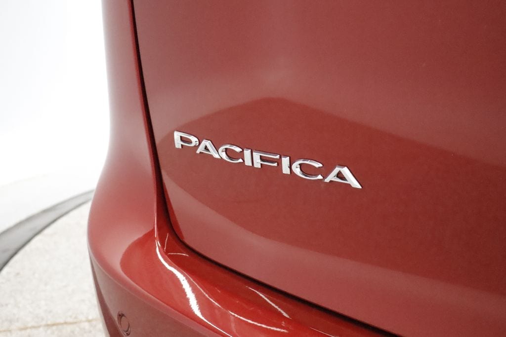 Thumbnail: 2026 Chrysler Pacifica - 18