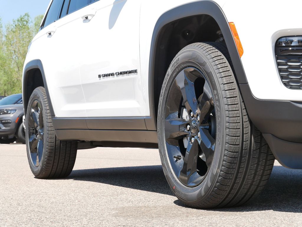 Thumbnail: 2025 Jeep Grand Cherokee - 7