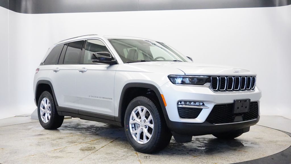 Thumbnail: 2022 Jeep Grand Cherokee - 9