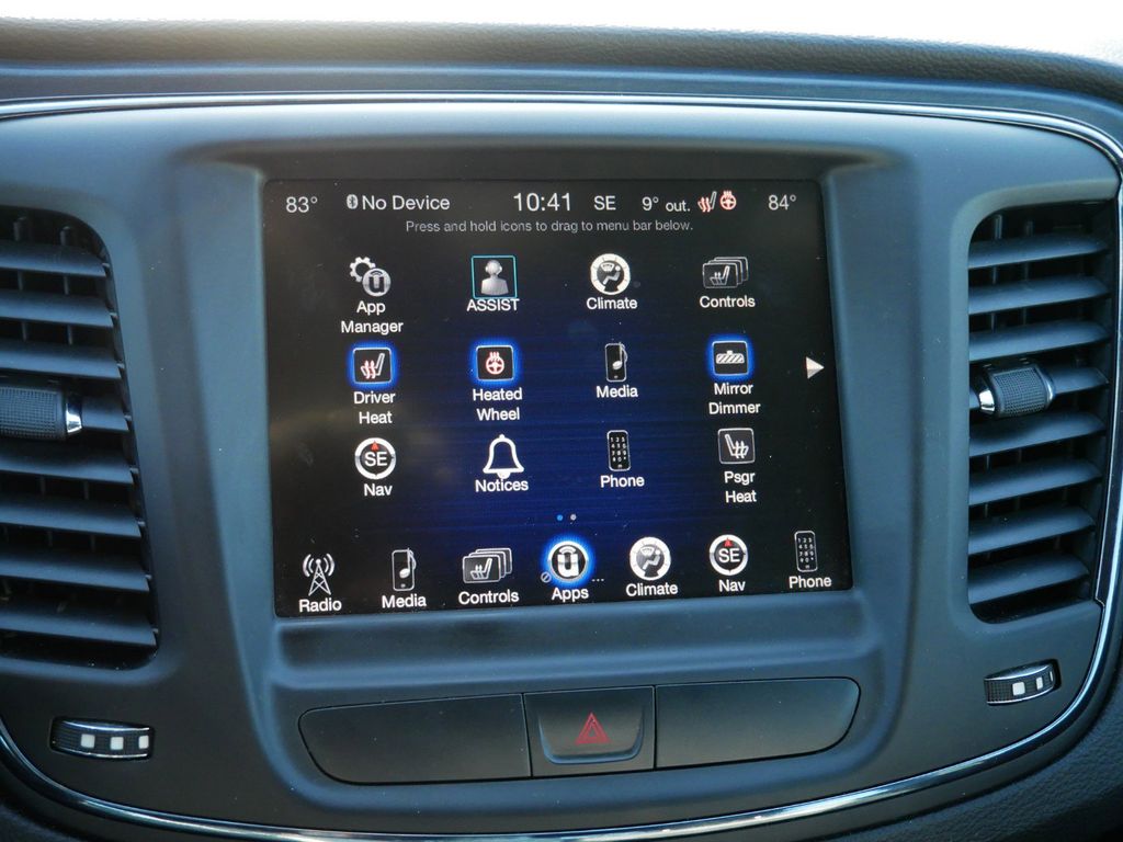 2015 Chrysler 200 S 33
