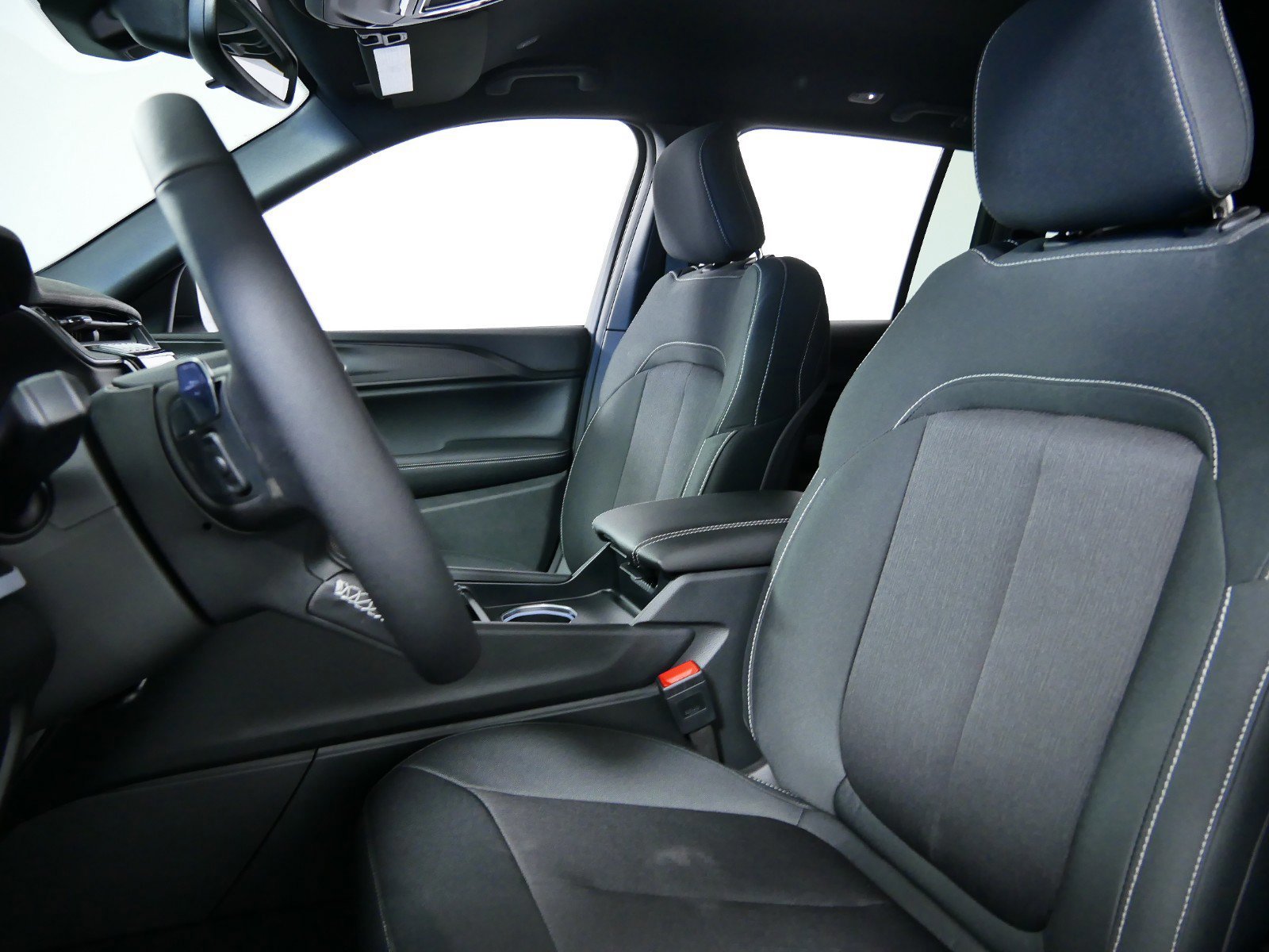 2024 Jeep Grand Cherokee Laredo 32