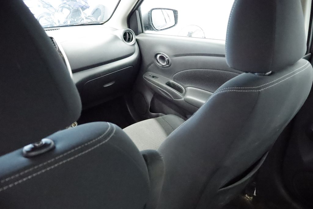 Thumbnail: 2018 Nissan Versa - 19