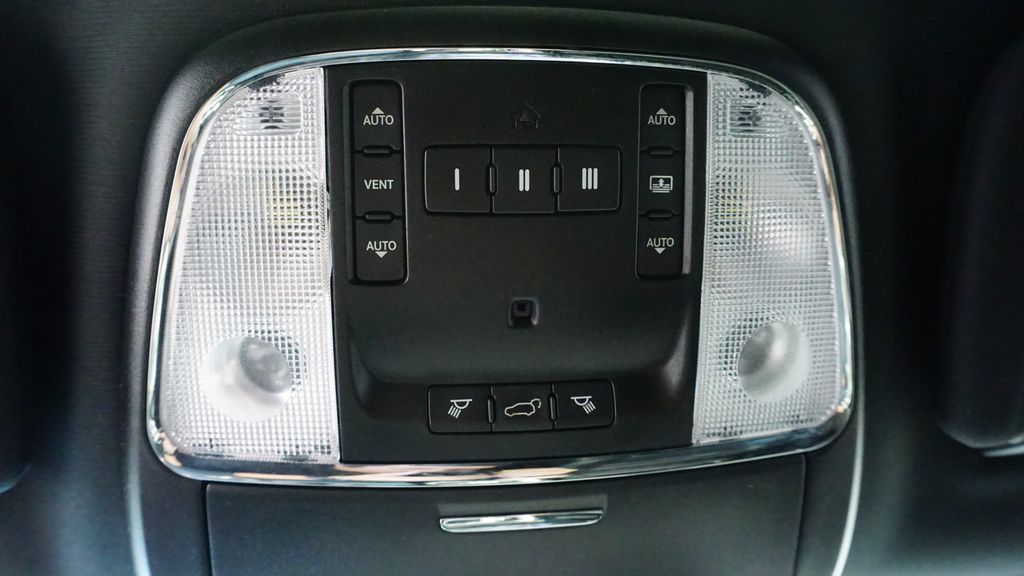 Thumbnail: 2016 Jeep Grand Cherokee - 39