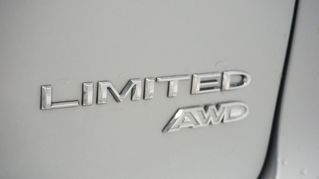 Thumbnail: 2024 Chrysler Pacifica - 12