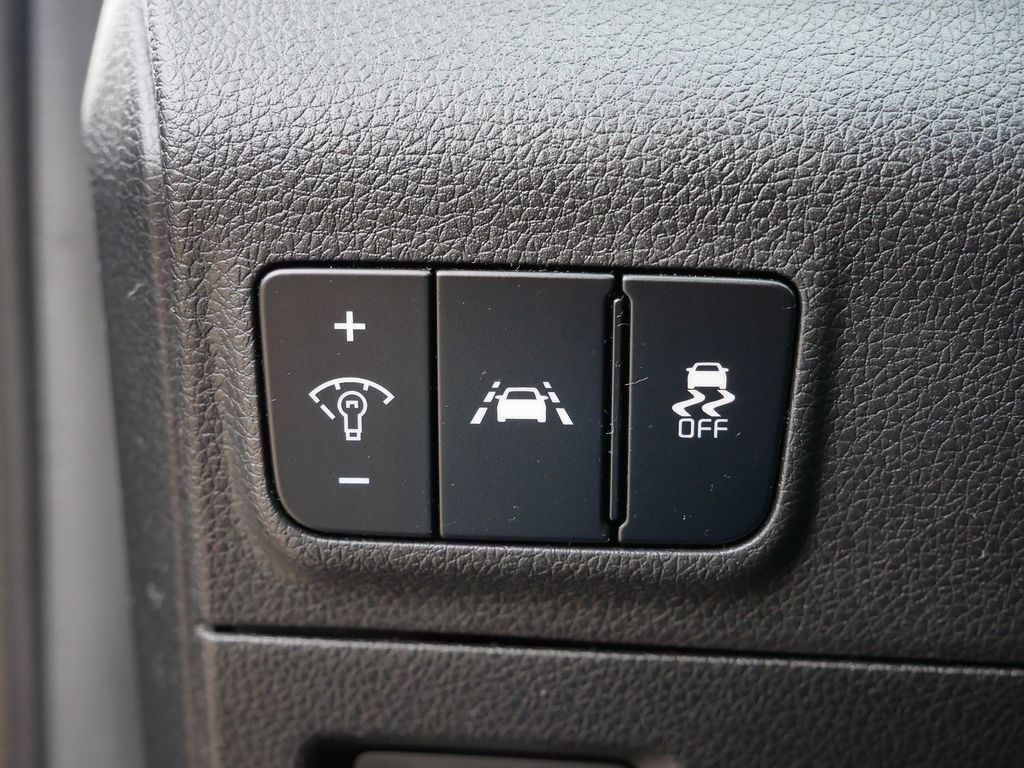 Thumbnail: 2023 Kia K5 - 25