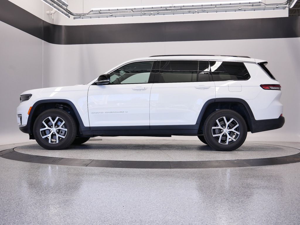 Thumbnail: 2024 Jeep Grand Cherokee L - 2