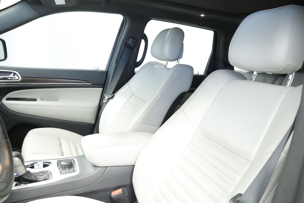 Thumbnail: 2018 Jeep Grand Cherokee - 23
