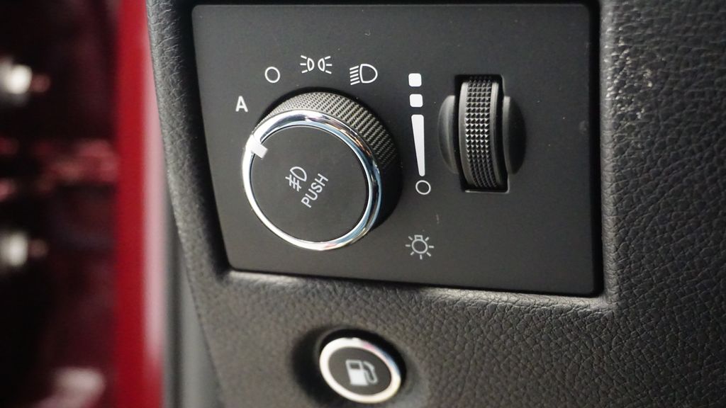 Thumbnail: 2021 Jeep Grand Cherokee - 30