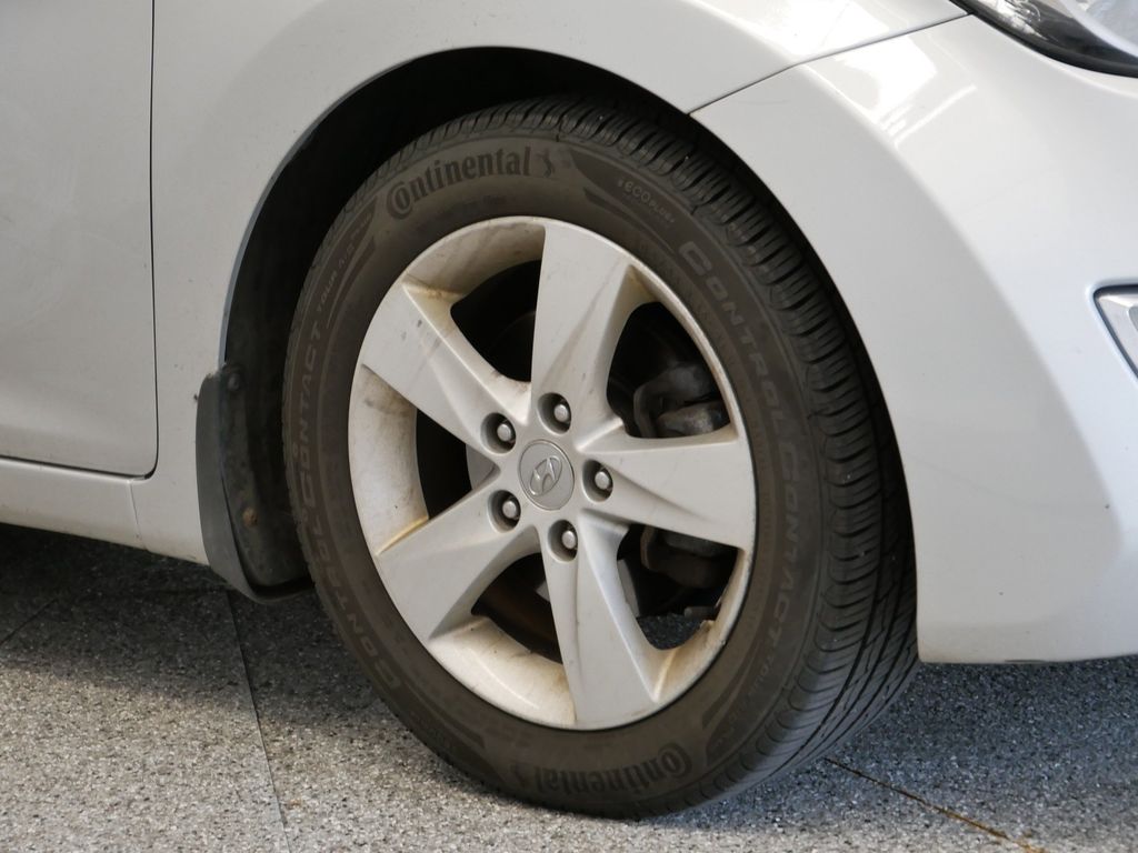 Thumbnail: 2013 Hyundai Elantra - 16