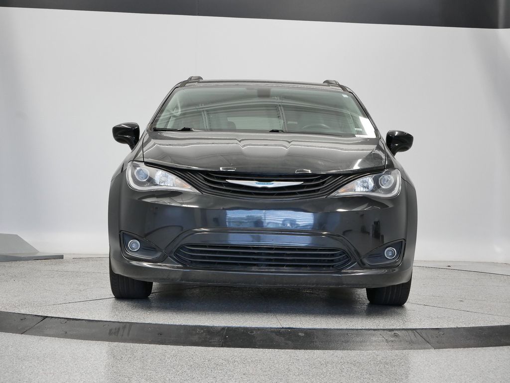 Thumbnail: 2018 Chrysler Pacifica - 11