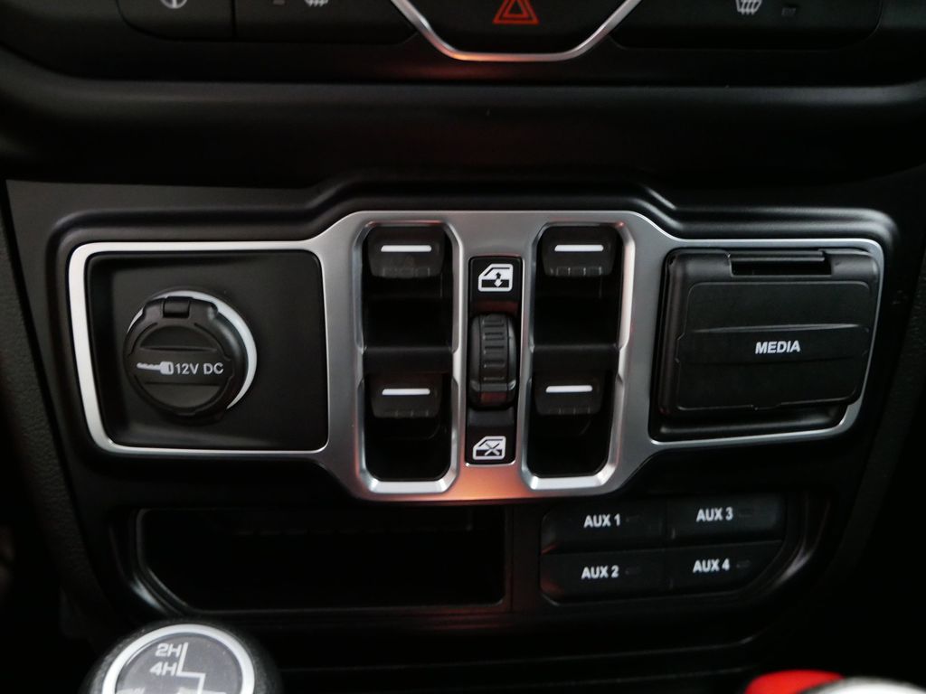 Thumbnail: 2021 Jeep Wrangler - 36