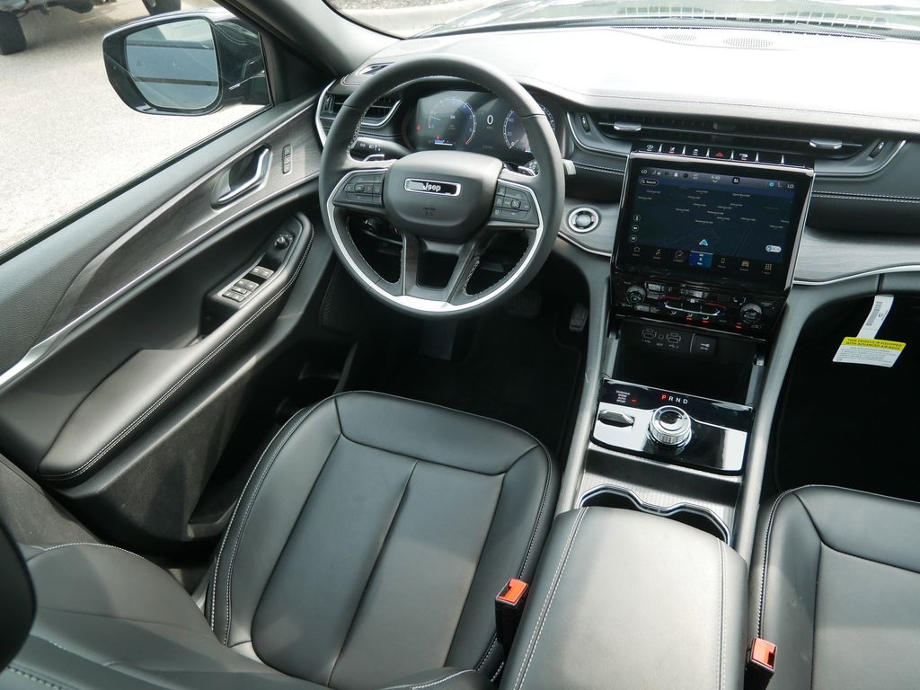 Thumbnail: 2025 Jeep Grand Cherokee - 23