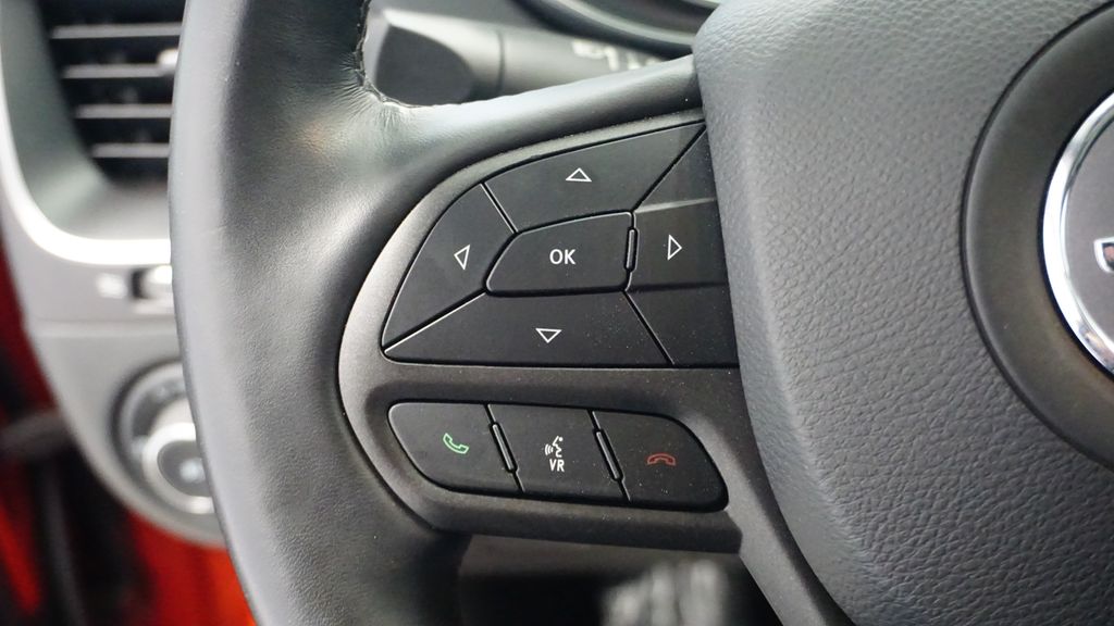 Thumbnail: 2021 Jeep Cherokee - 37