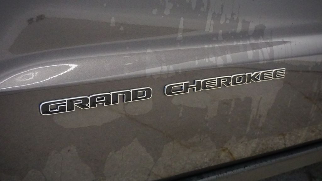 Thumbnail: 2017 Jeep Grand Cherokee - 14