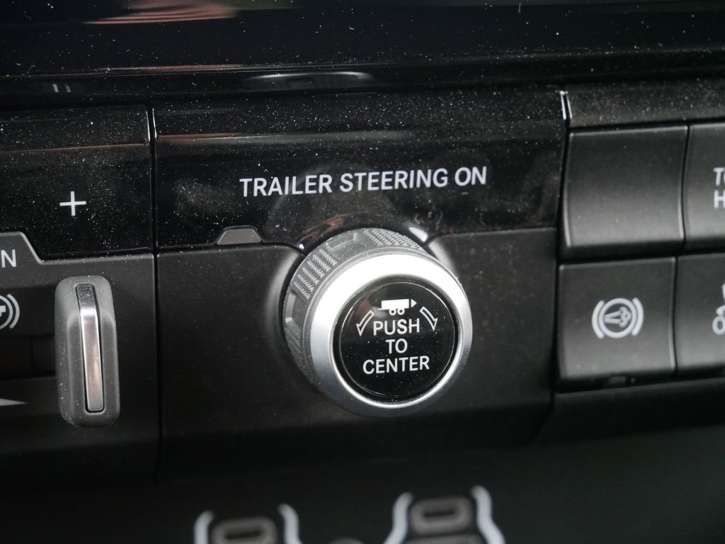 2025 RAM 3500 Big Horn 44