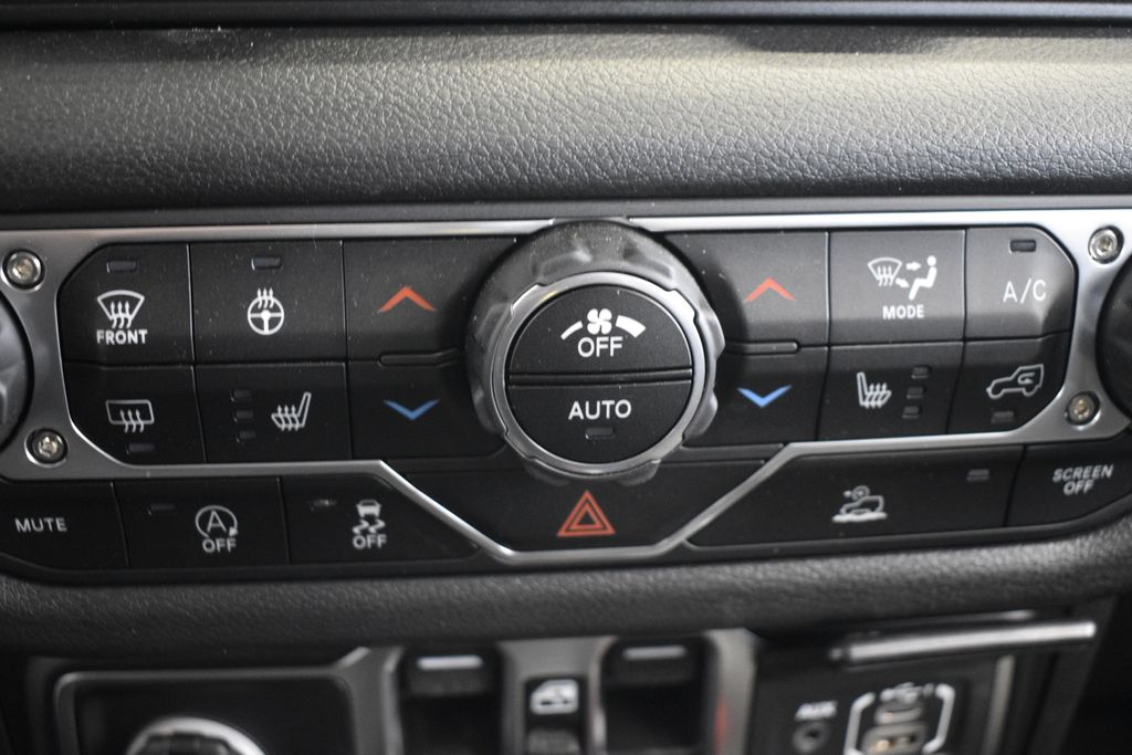 Thumbnail: 2025 Jeep Gladiator - 37