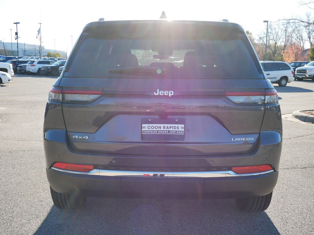 Thumbnail: 2025 Jeep Grand Cherokee - 10