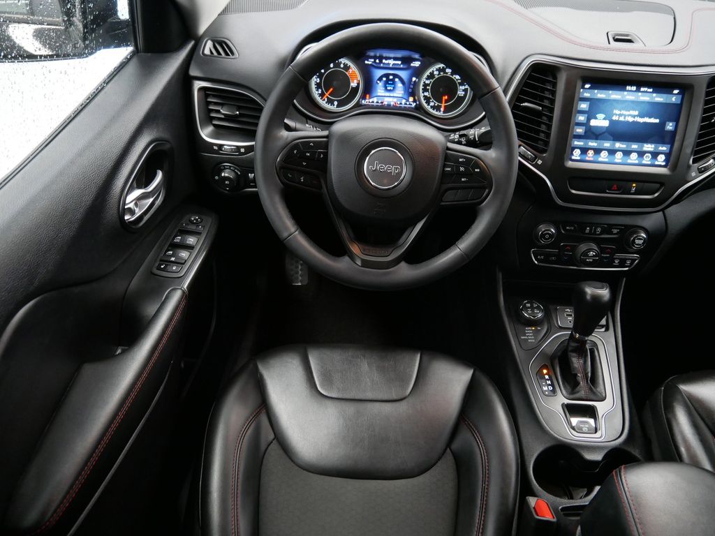 Thumbnail: 2022 Jeep Cherokee - 13