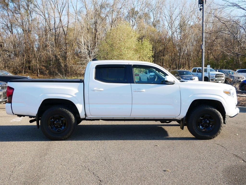Thumbnail: 2019 Toyota Tacoma - 7