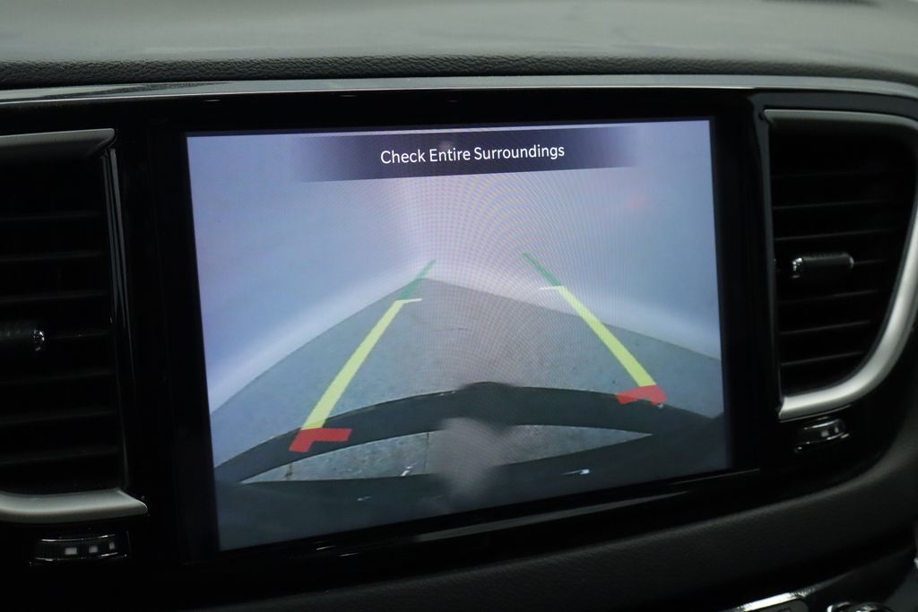Thumbnail: 2023 Chrysler Pacifica - 33