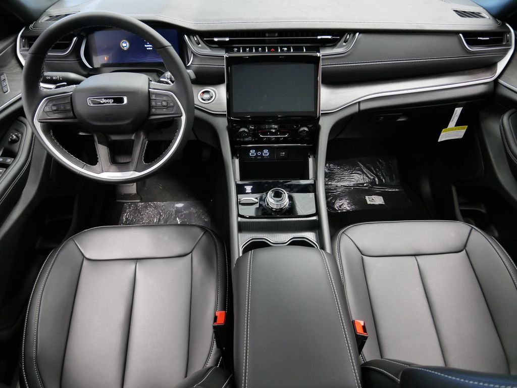 Thumbnail: 2025 Jeep Grand Cherokee - 17
