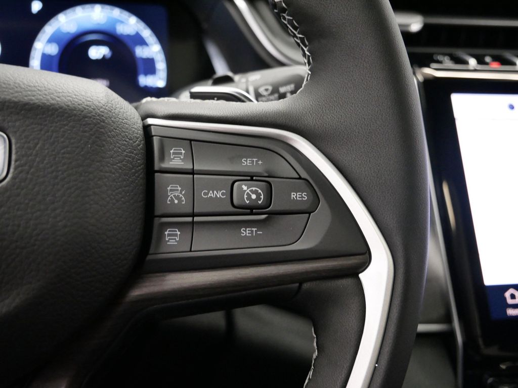 Thumbnail: 2025 Jeep Grand Cherokee - 25