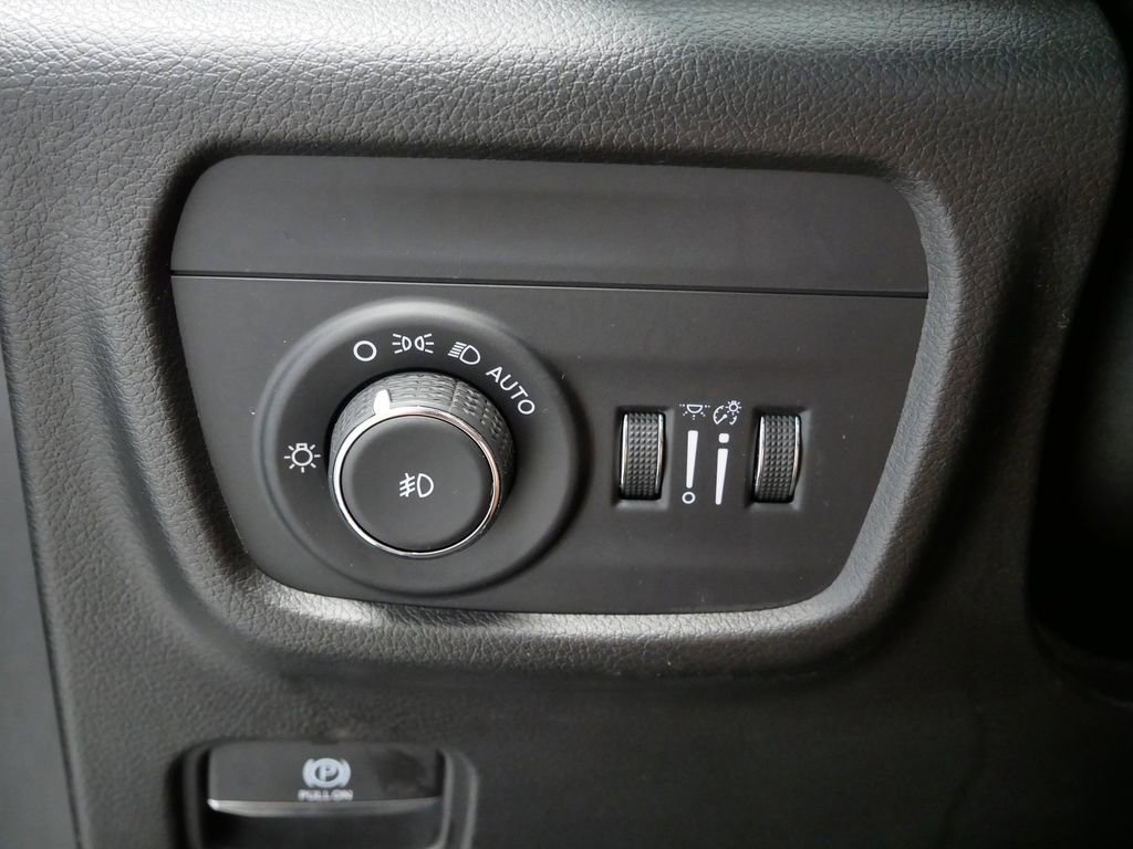 Thumbnail: 2022 Jeep Grand Cherokee - 27