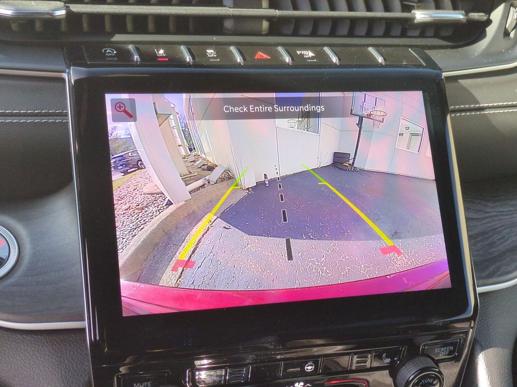 Thumbnail: 2024 Jeep Grand Cherokee - 31