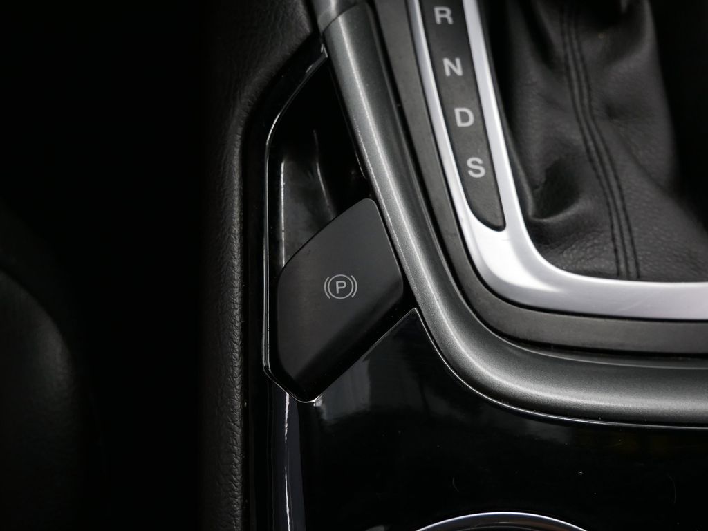 Thumbnail: 2014 Ford Fusion - 28