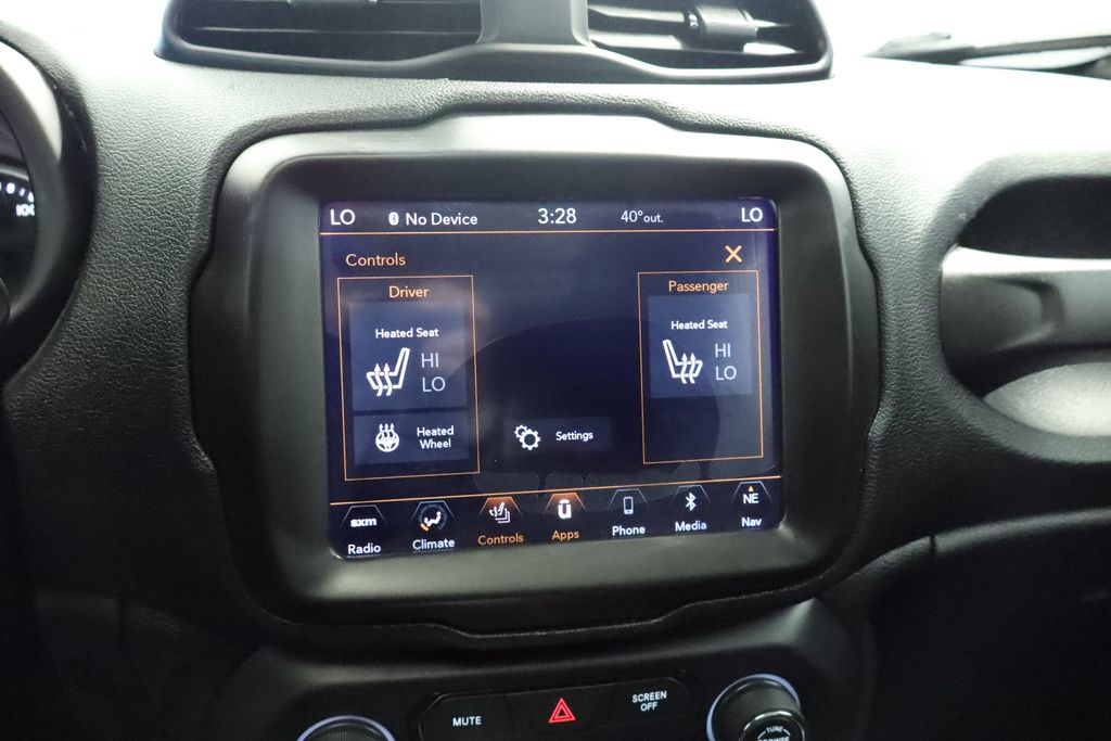 Thumbnail: 2018 Jeep Renegade - 41