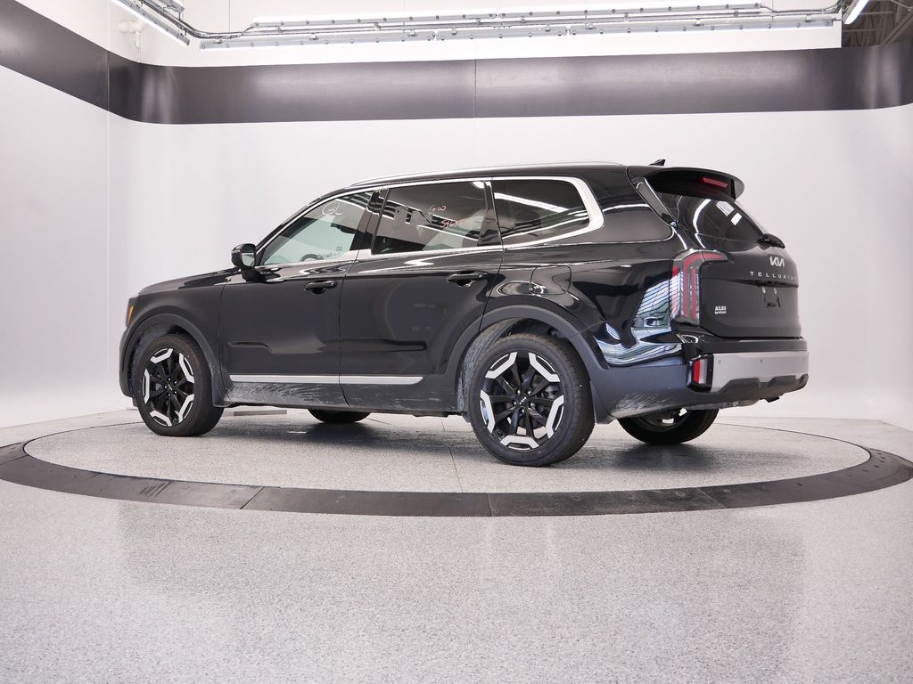 Thumbnail: 2023 Kia Telluride - 3