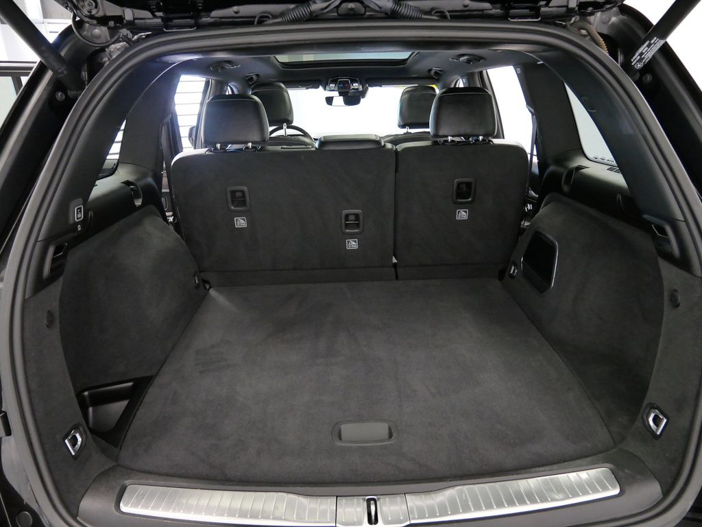 Thumbnail: 2022 Jeep Grand Cherokee - 11