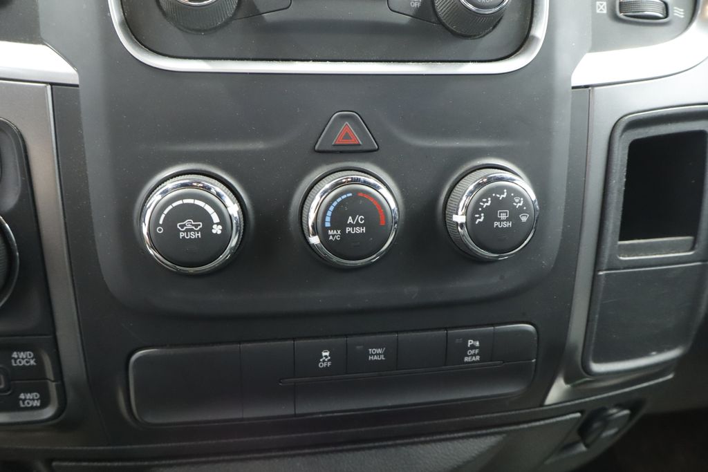 Thumbnail: 2021 RAM 1500 Classic - 28
