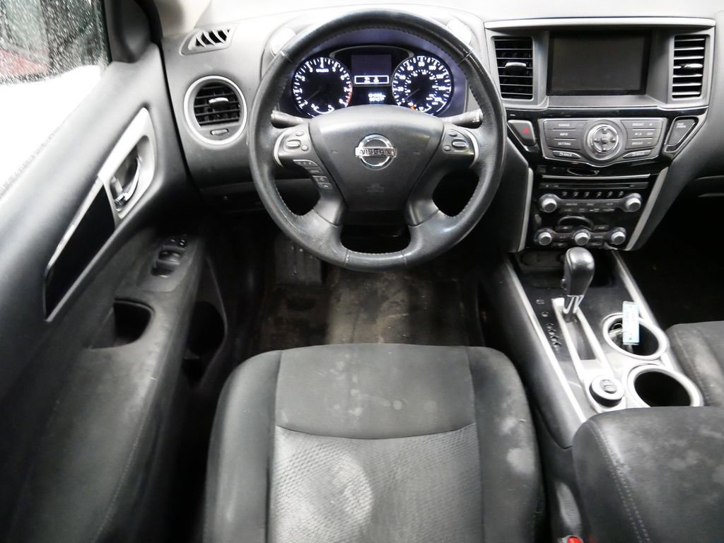 Thumbnail: 2015 Nissan Pathfinder - 23
