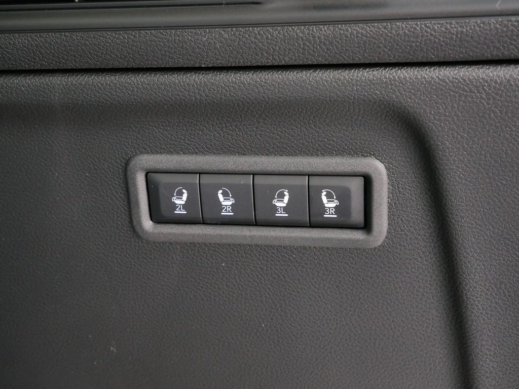 Thumbnail: 2025 Jeep Wagoneer - 15