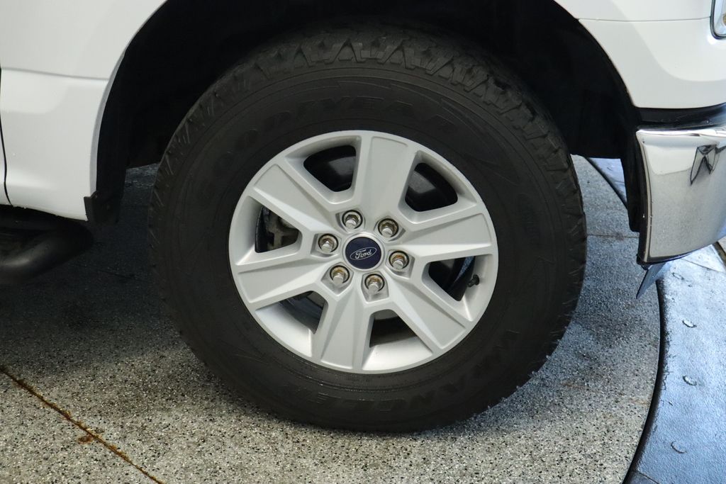 Thumbnail: 2016 Ford F-150 - 17