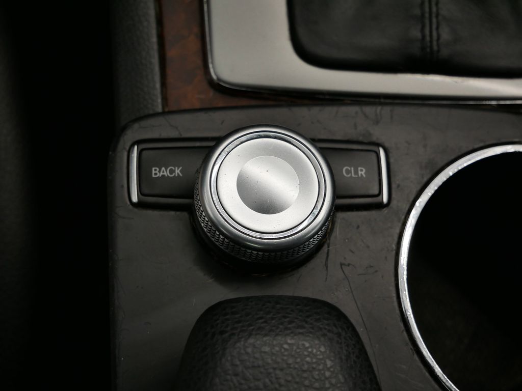 Thumbnail: 2011 Mercedes-Benz C-Class - 37