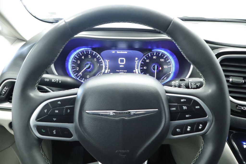 Thumbnail: 2023 Chrysler Pacifica - 31