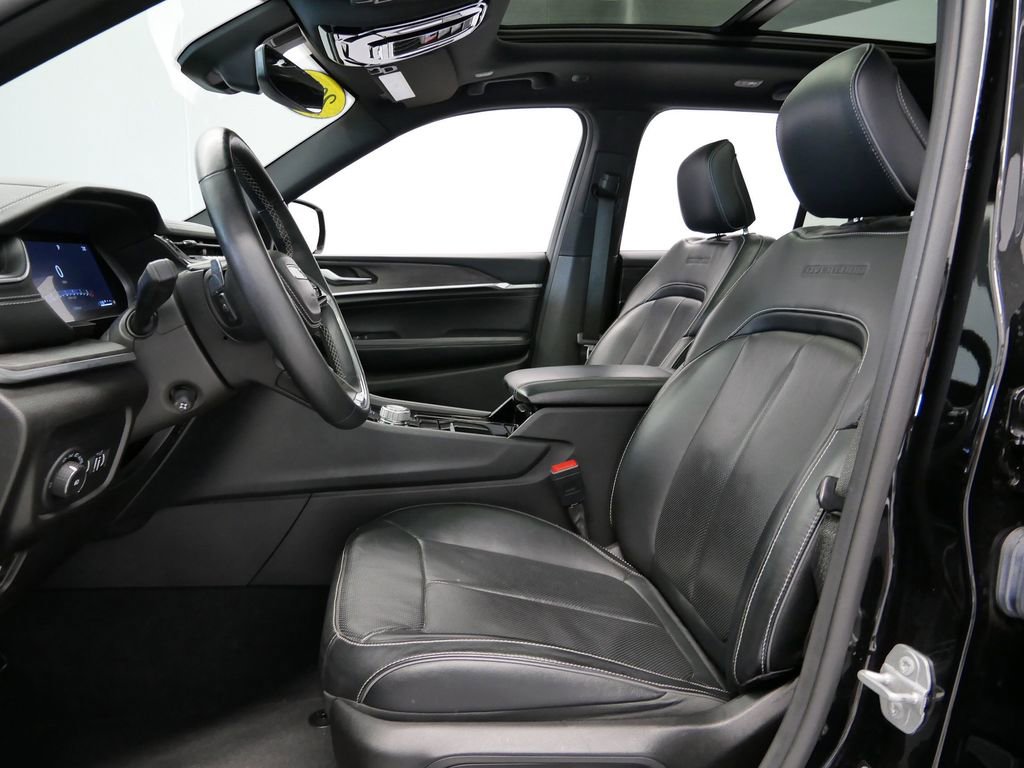 Thumbnail: 2022 Jeep Grand Cherokee - 3